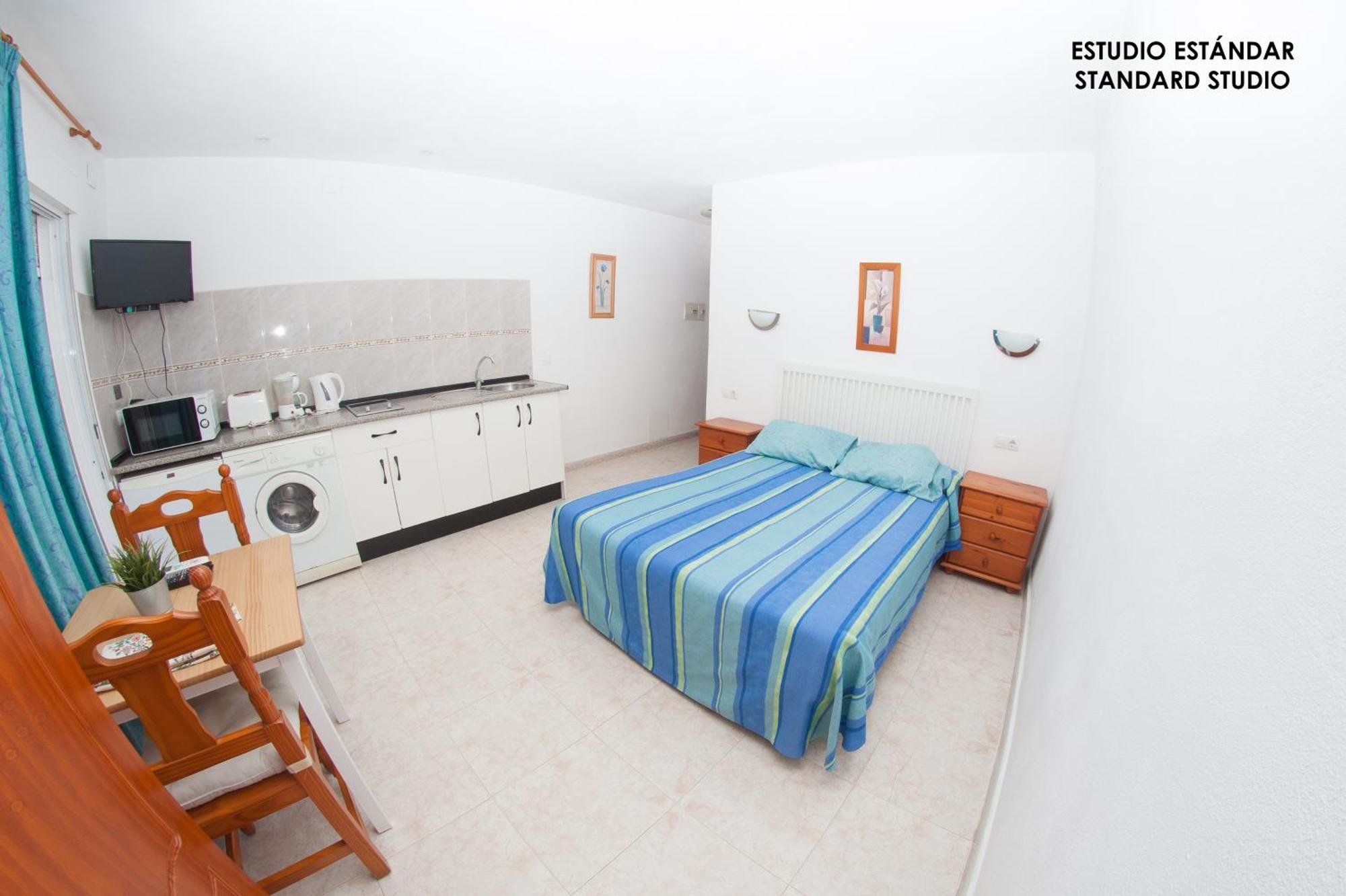 Apartamentos Rurales Santos Benajarafe Habitación foto
